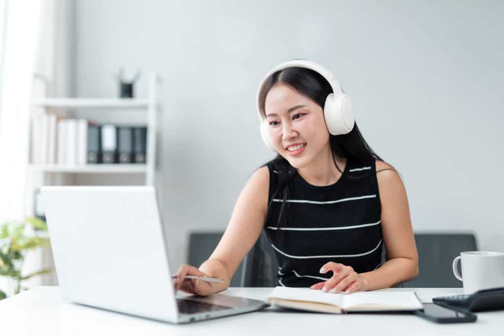 New remote hire onboarding via employee onboarding software for remote teams in Singapore.